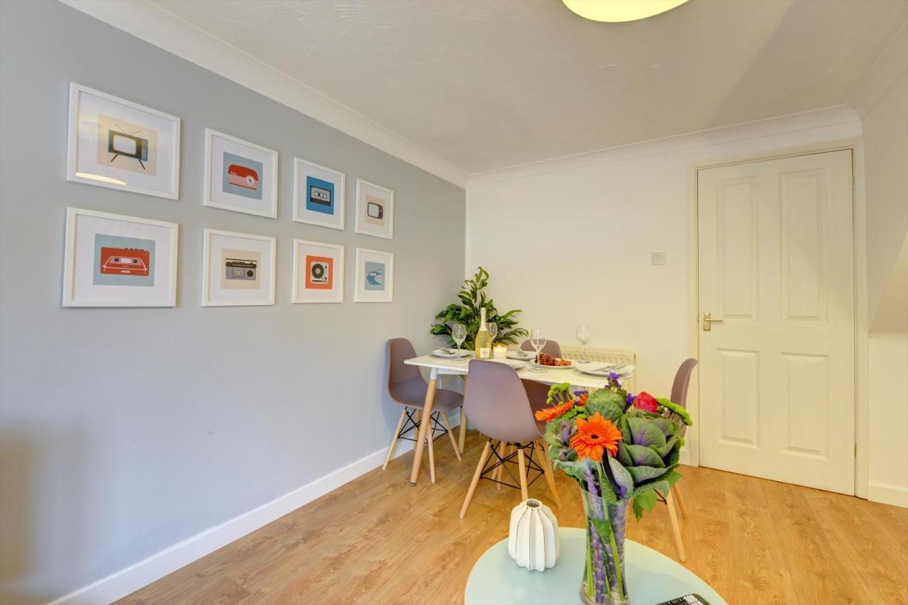 Modern 2 Bed House Sleeps 6 Southam Town Centre - Inspire Homes Ltd Екстер'єр фото
