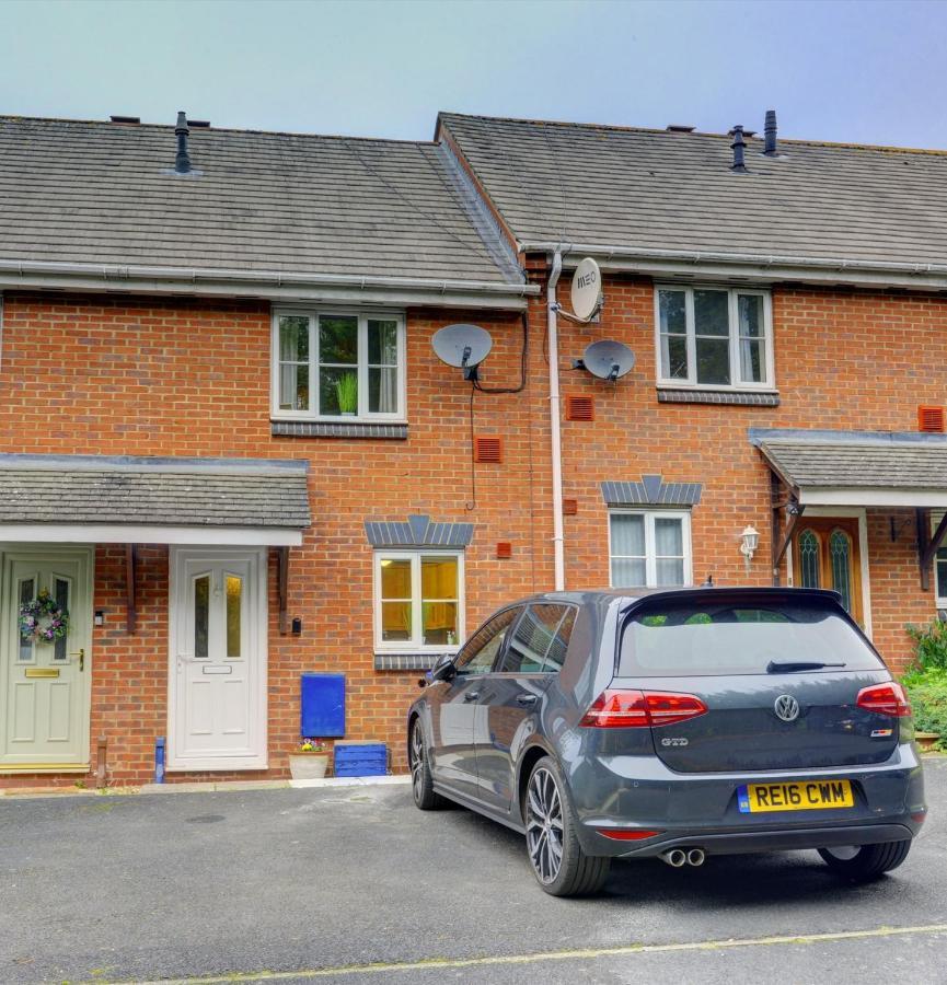 Modern 2 Bed House Sleeps 6 Southam Town Centre - Inspire Homes Ltd Екстер'єр фото