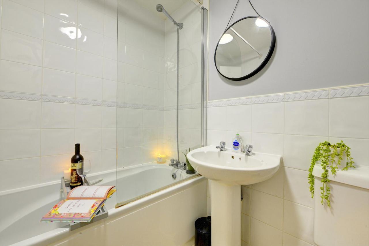 Modern 2 Bed House Sleeps 6 Southam Town Centre - Inspire Homes Ltd Екстер'єр фото